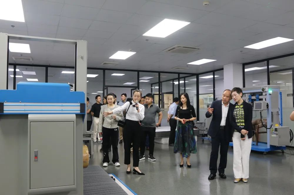 湖南省家具行業(yè)協(xié)會,家具行業(yè)協(xié)會,家具行業(yè) 湖南省家具行業(yè)協(xié)會,家具行業(yè)協(xié)會,家具行業(yè)
